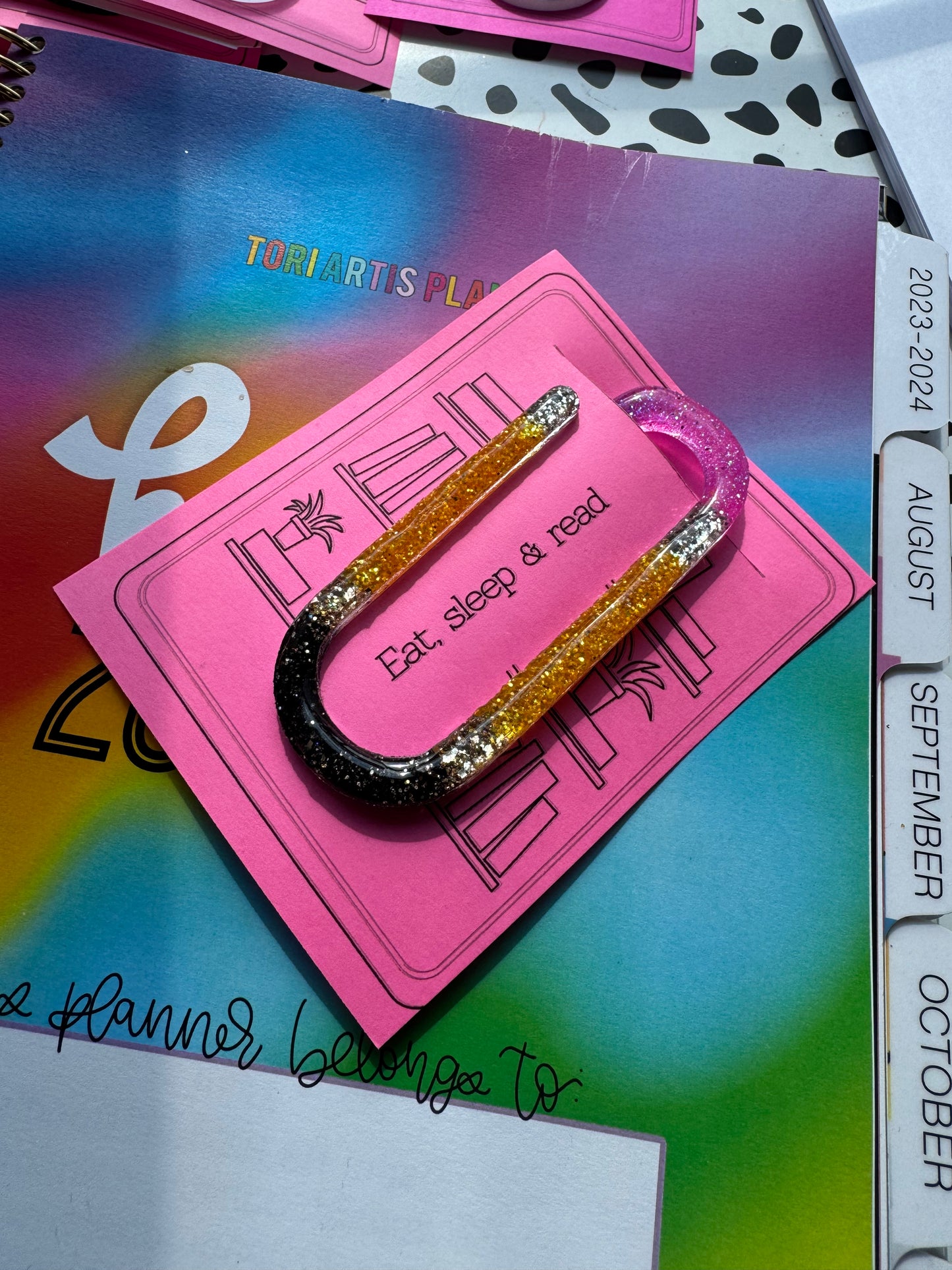 Jumbo paperclip bookmark