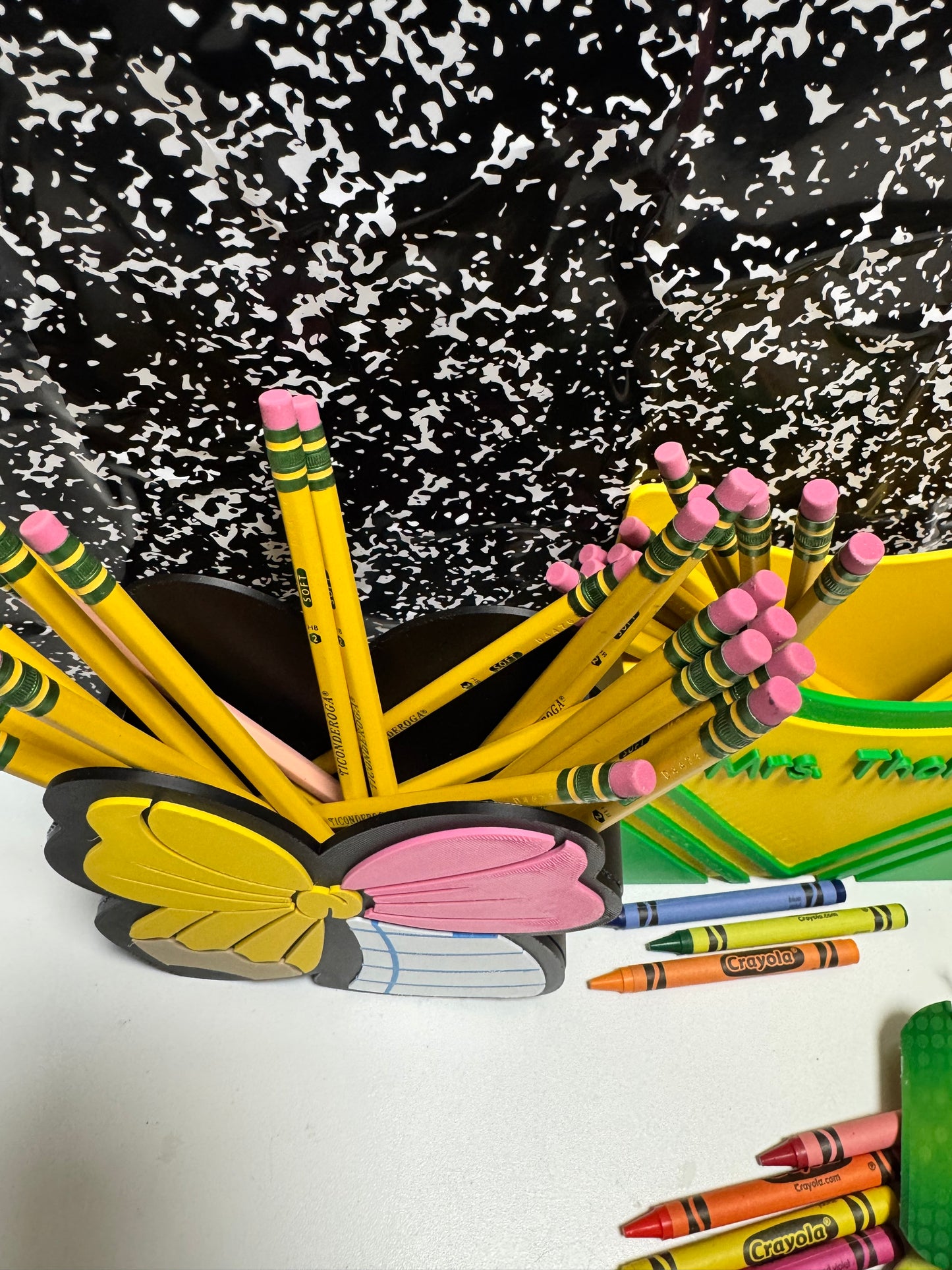 Pen/pencil holder