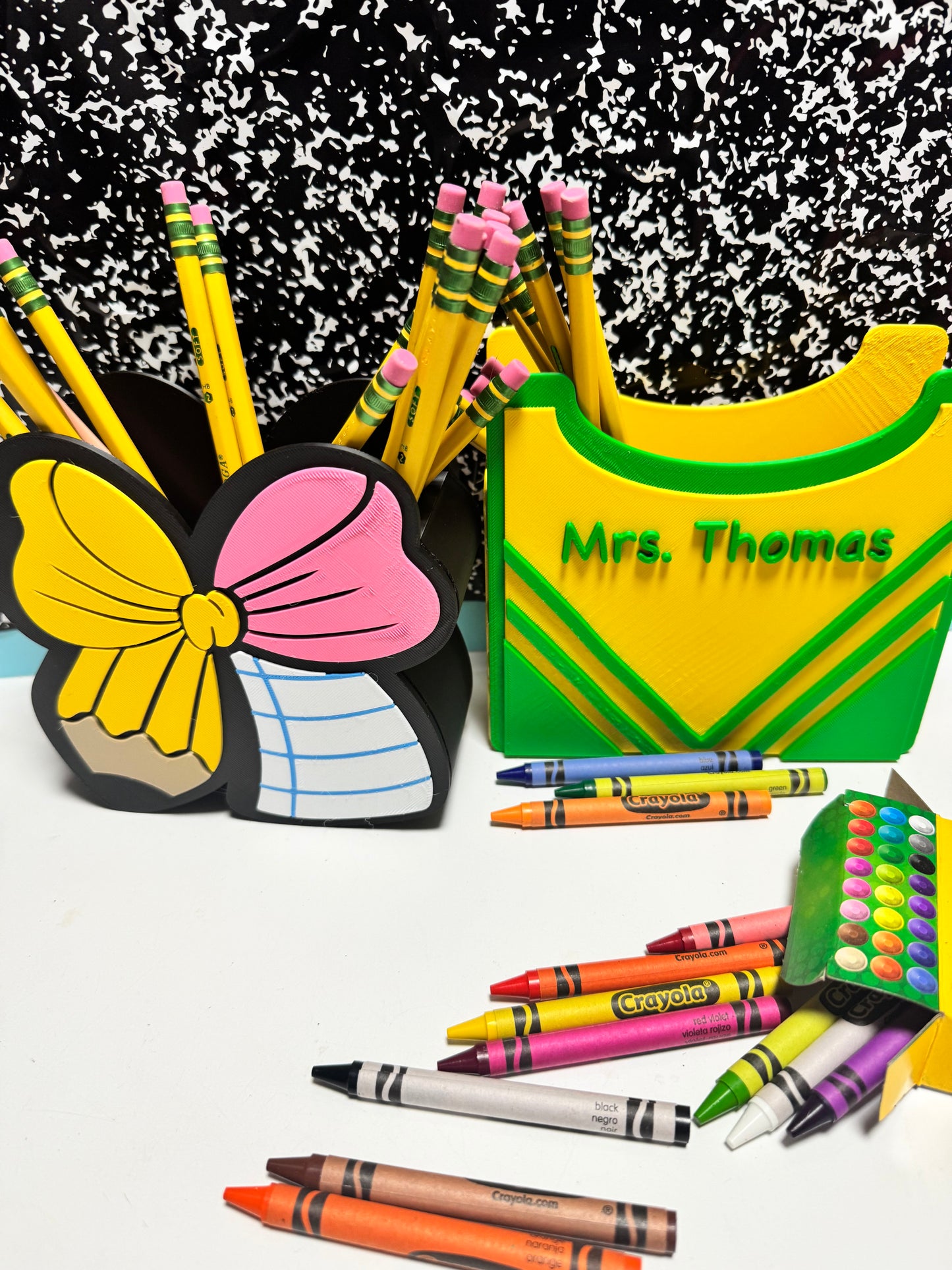 Pen/pencil holder
